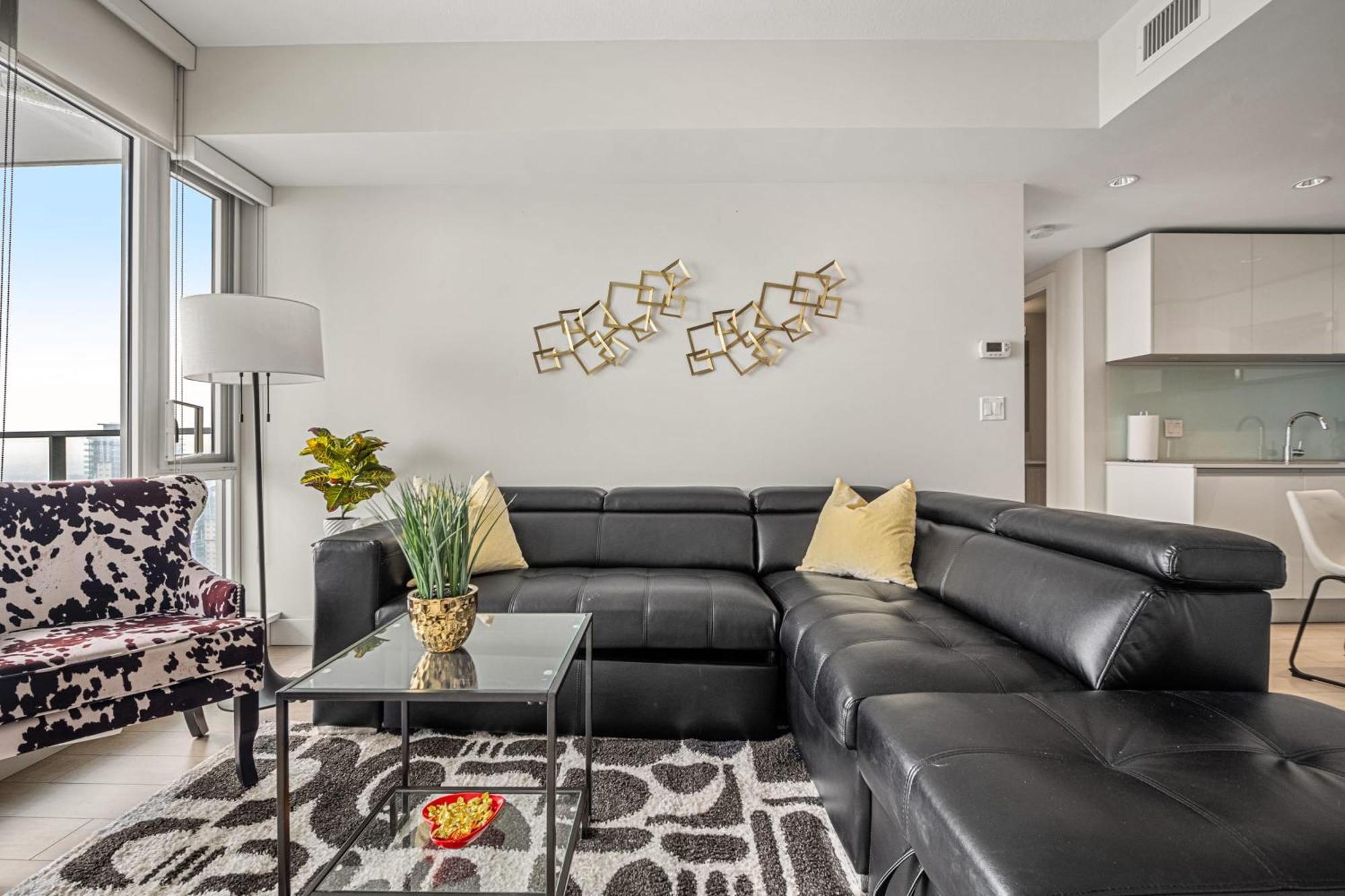 Stunning 34Th Floor Views, Prime Downtown Location - Near Stampede, Casino, Bars! Free Banff Pass, Parking, Wine! Βίλα Κάλγκαρι Εξωτερικό φωτογραφία