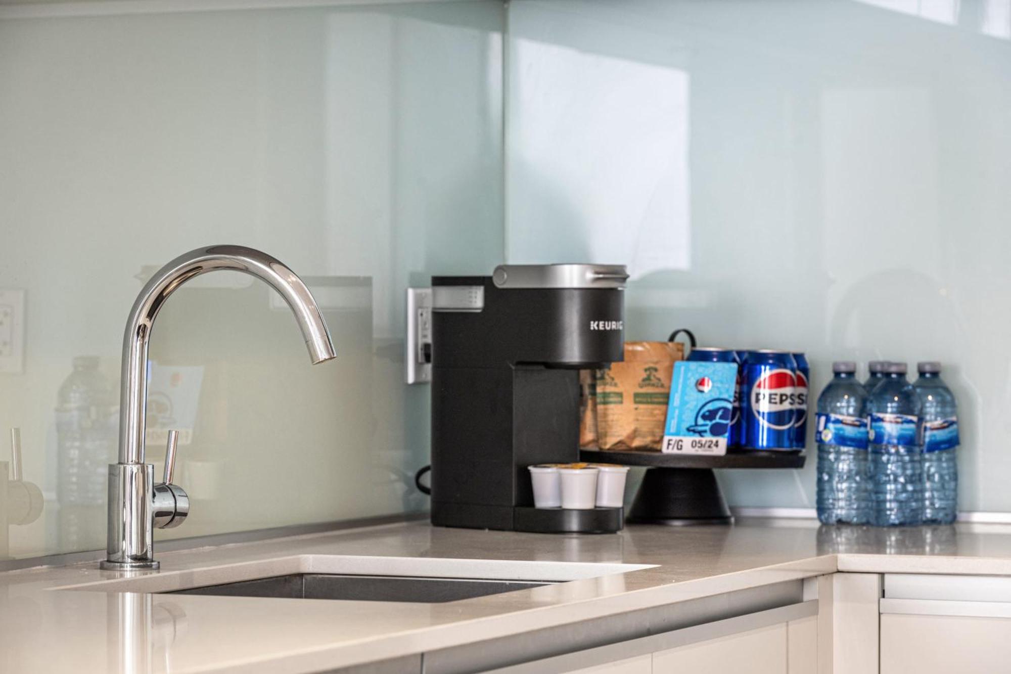 Stunning 34Th Floor Views, Prime Downtown Location - Near Stampede, Casino, Bars! Free Banff Pass, Parking, Wine! Βίλα Κάλγκαρι Εξωτερικό φωτογραφία