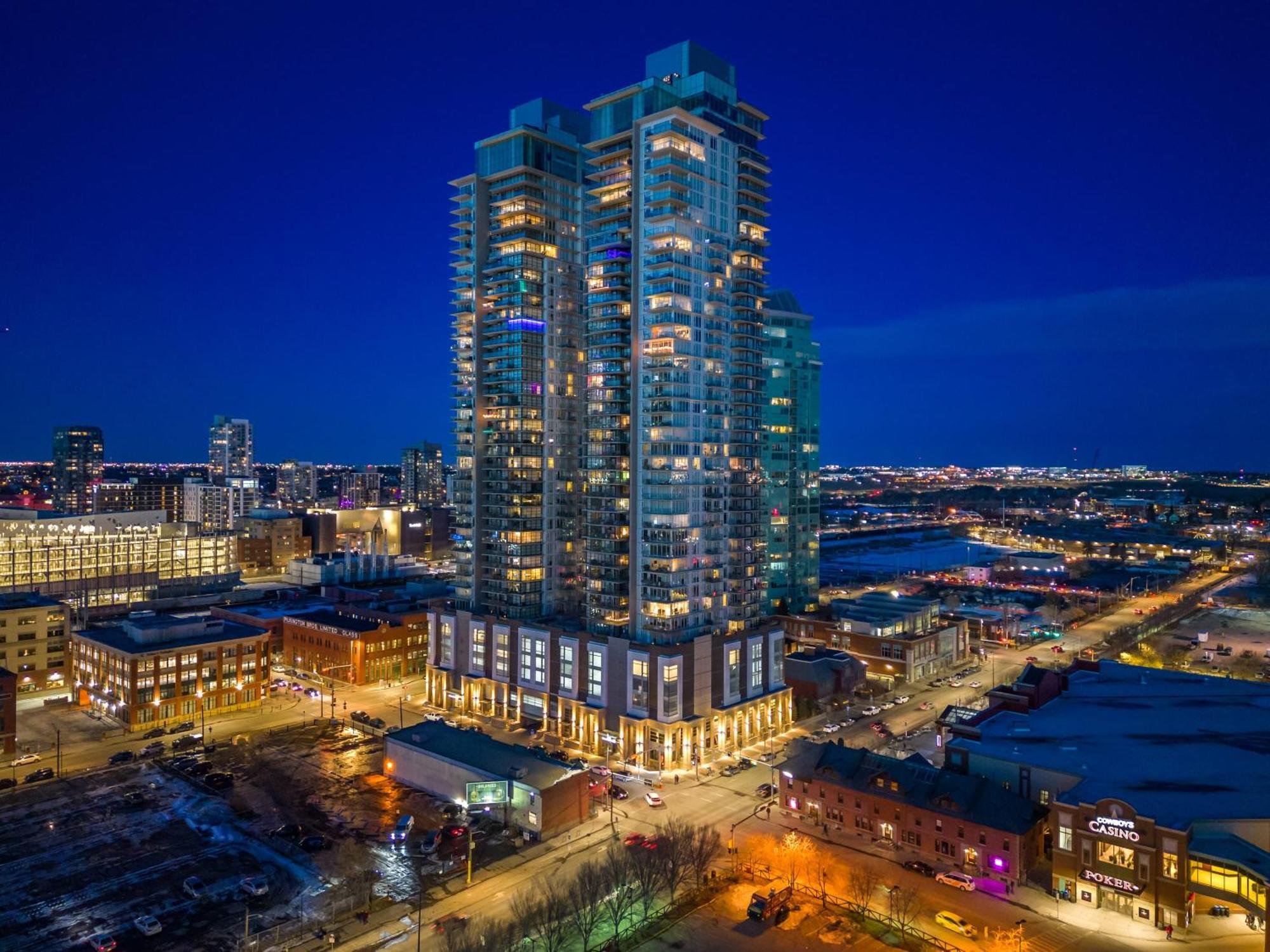 Stunning 34Th Floor Views, Prime Downtown Location - Near Stampede, Casino, Bars! Free Banff Pass, Parking, Wine! Βίλα Κάλγκαρι Εξωτερικό φωτογραφία